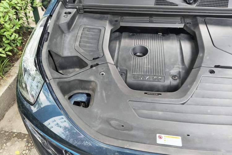 Used Lynk & Co 01 2019 2.0T Two-Wheel Drive Zhaopu Version China V Standard Engine Bay Right