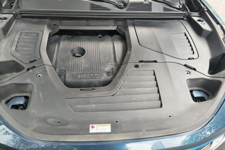 Used Lynk & Co 01 2019 2.0T Two-Wheel Drive Zhaopu Version China V Standard Engine Bay