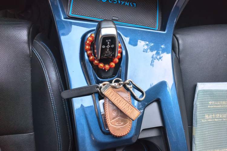 Used Lynk & Co 01 2019 2.0T Two-Wheel Drive Zhaopu Version China VI Standard Gear Lever
