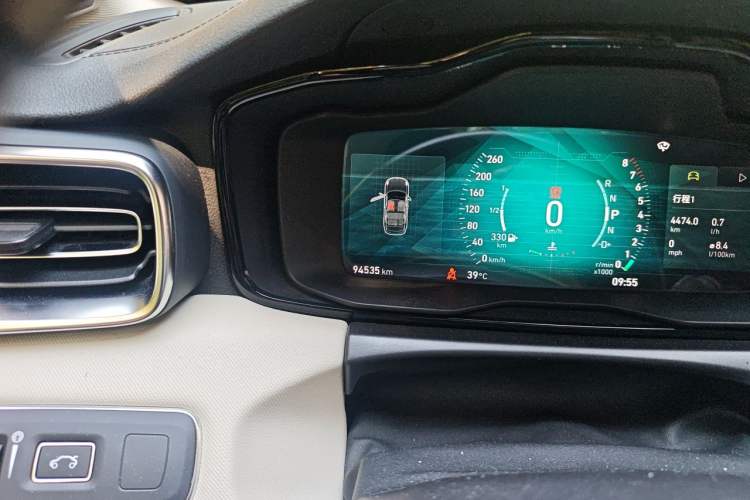 Used Lynk & Co 01 2019 2.0T Two-Wheel Drive Zhaopu Version China V Standard Odometer Close Up