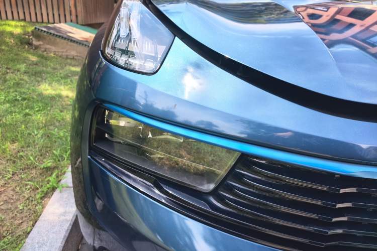 Used Lynk & Co 01 2019 2.0T Two-Wheel Drive Zhaopu Version China VI Standard Right Front Headlight