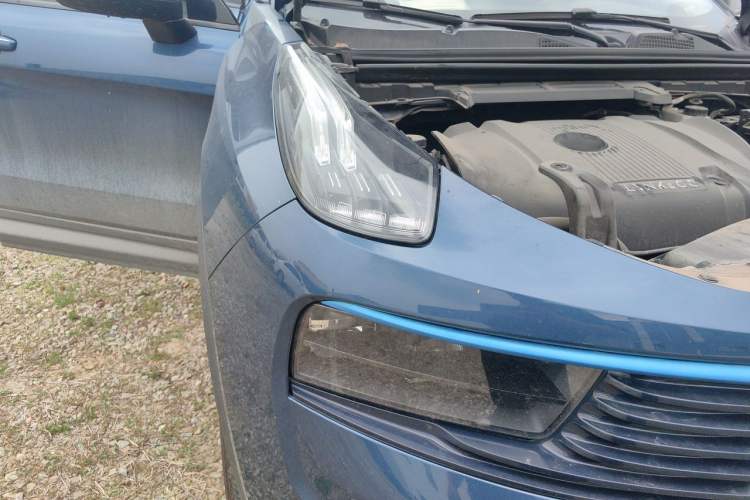 Used Lynk & Co 01 2019 2.0T Two-Wheel Drive Zhaopu Version China VI Standard Right Front Headlight