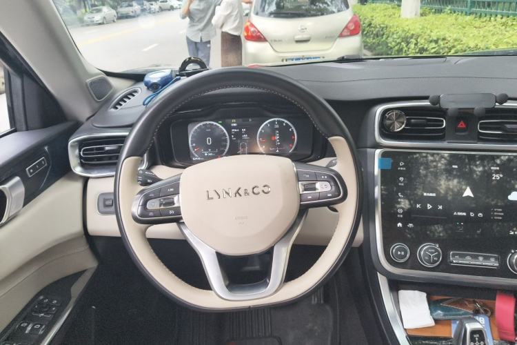Used Lynk & Co 01 2019 2.0T Two-Wheel Drive Zhaopu Version China V Standard Steering Wheel