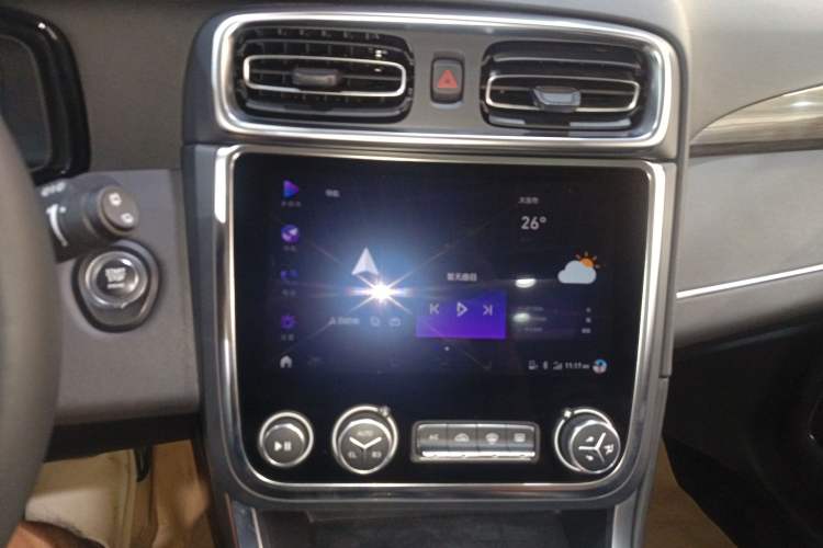 Used Lynk & Co 01 2019 2.0T Two-Wheel Drive Zhaopu Version China VI Standard Audio And AC Panel
