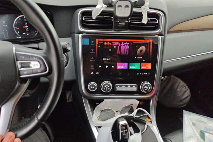 Used Lynk & Co 01 2019 2.0T Two-Wheel-Drive Pro Version China VI Standard Audio And AC Panel