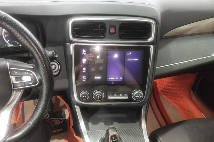 Used Lynk & Co 01 2019 2.0T Two-Wheel-Drive Pro Version China VI Standard Audio And AC Panel