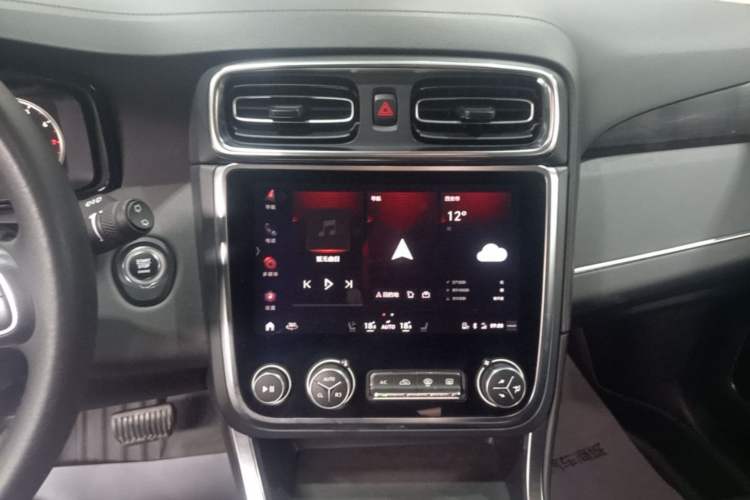 Used Lynk & Co 01 2019 2.0T Two-Wheel Drive Zhaopu Version China VI Standard Audio And AC Panel