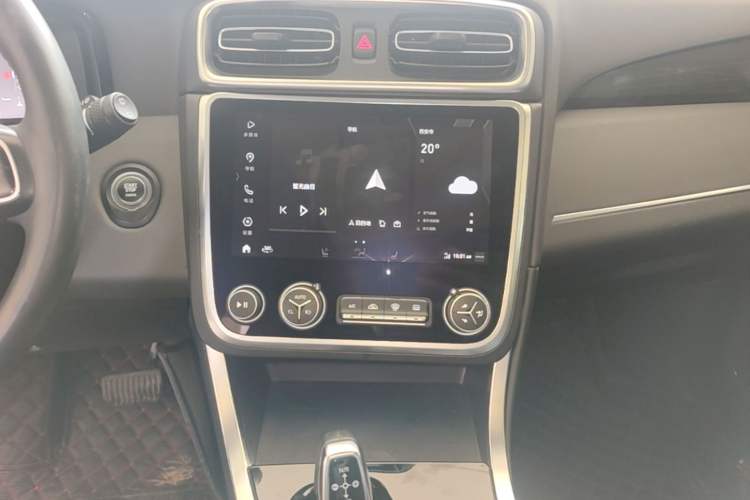 Used Lynk & Co 01 2019 2.0T Two-Wheel Drive Zhaopu Version China VI Standard Audio And AC Panel