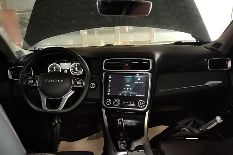 Used Lynk & Co 01 2019 2.0T Two-Wheel Drive Zhaopu Version China VI Standard Center Console