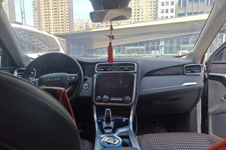 Used Lynk & Co 01 2019 2.0T Two-Wheel Drive Zhaopu Version China VI Standard Center Console