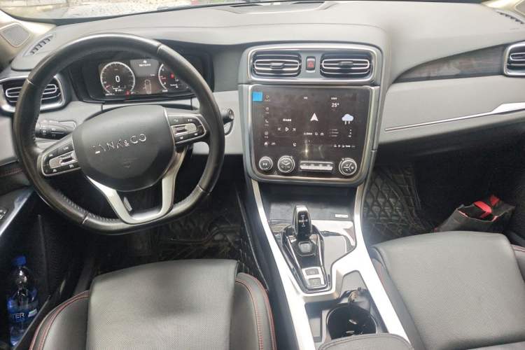 Used Lynk & Co 01 2019 2.0T Two-Wheel Drive Zhaopu Version China VI Standard Center Console