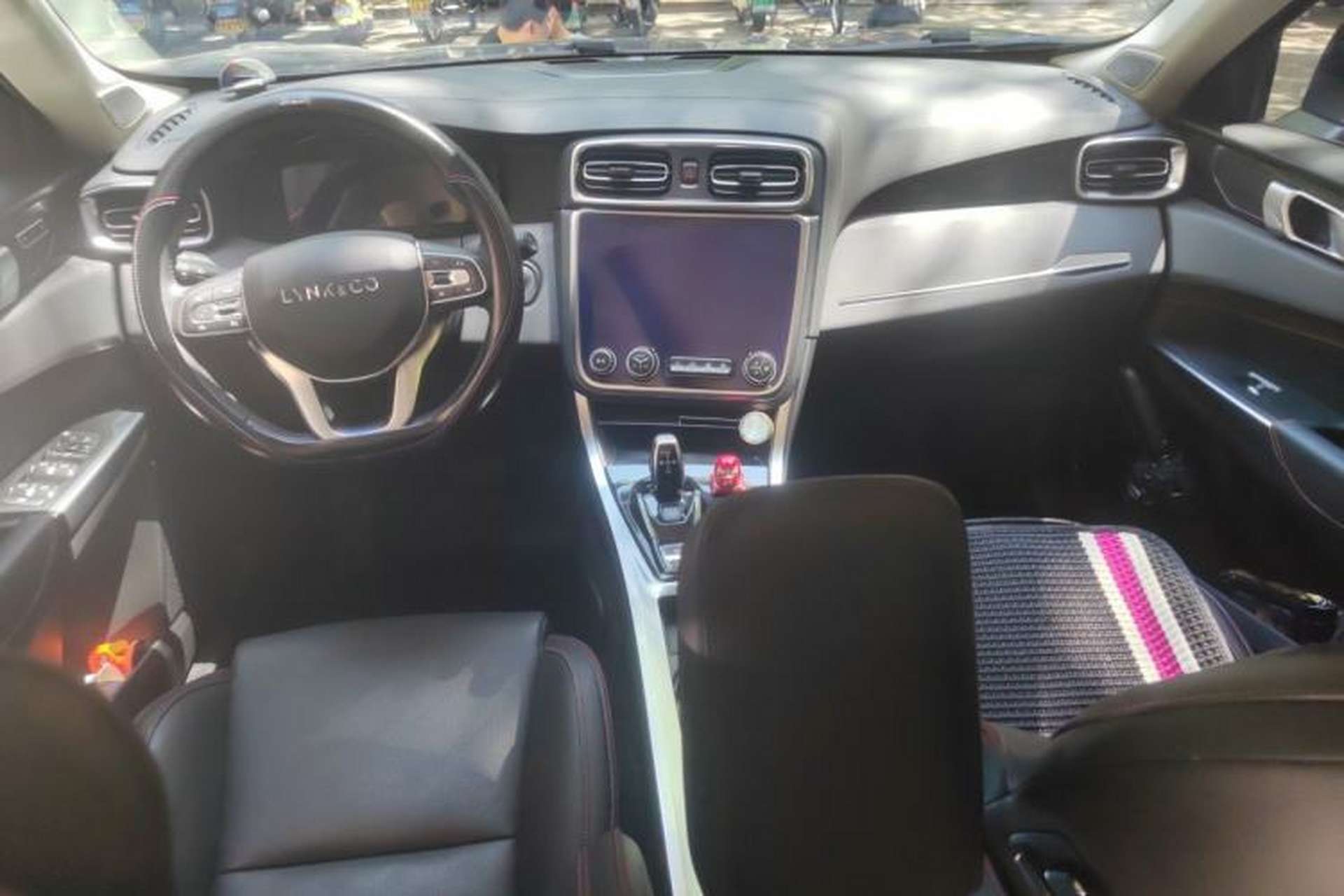 Used Lynk & Co 01 2019 2.0T Two-Wheel Drive Zhaopu Version China VI Standard Center Console