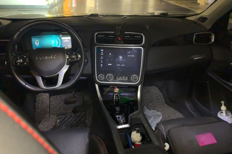 Used Lynk & Co 01 2019 2.0T Two-Wheel Drive Zhaopu Version China VI Standard Center Console