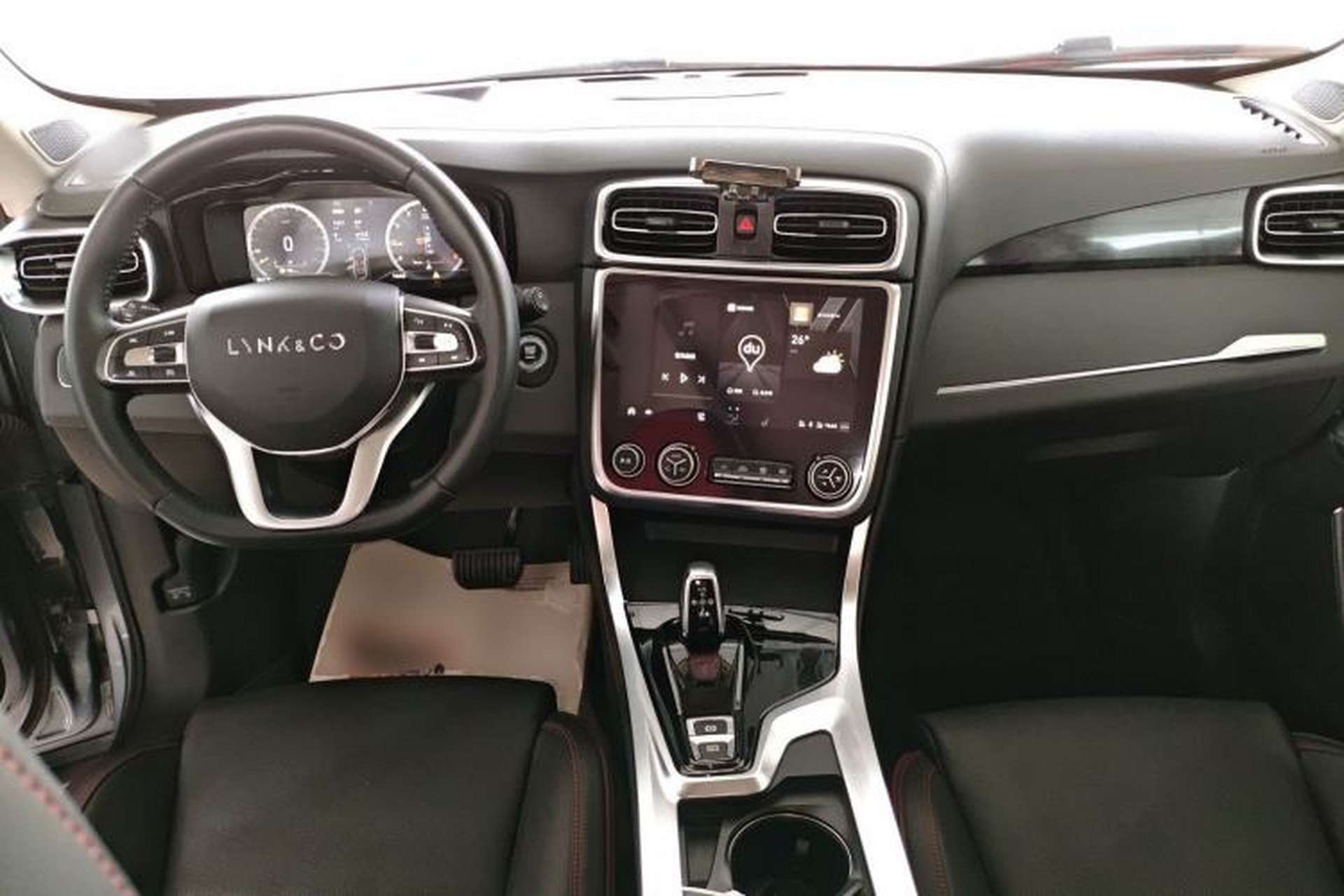 Used Lynk & Co 01 2019 2.0T Two-Wheel Drive Zhaopu Version China VI Standard Center Console