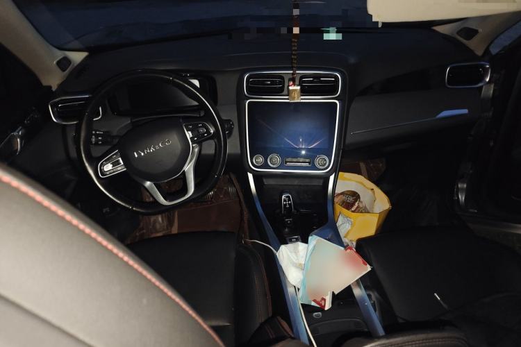 Used Lynk & Co 01 2019 2.0T Two-Wheel Drive Zhaopu Version China V Standard Center Console