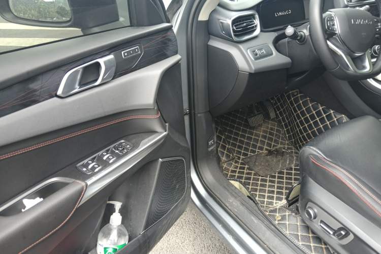 Used Lynk & Co 01 2019 2.0T Two-Wheel Drive Zhaopu Version China VI Standard Driver Seat
