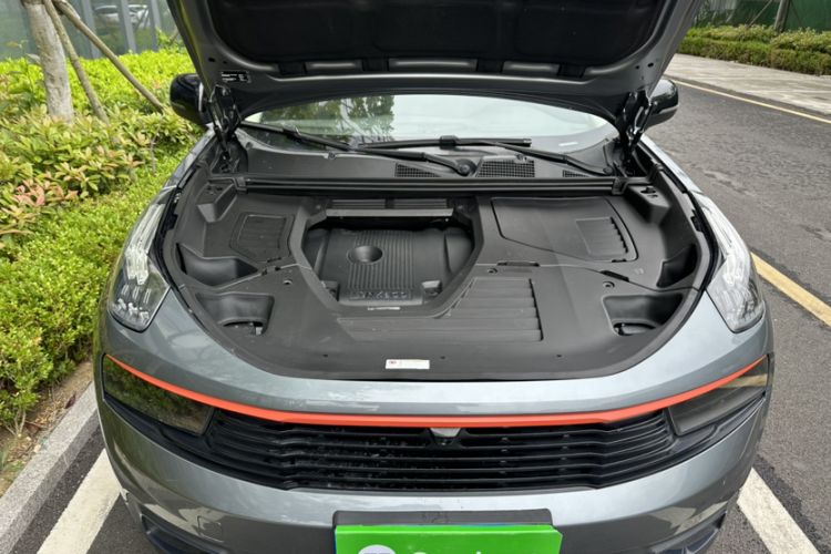 Used Lynk & Co 01 2019 2.0T Two-Wheel Drive Zhaopu Version China VI Standard Engine Bay