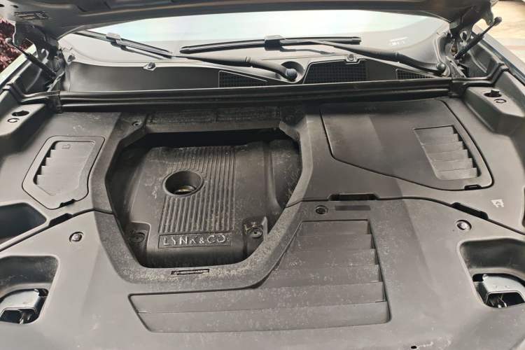 Used Lynk & Co 01 2019 2.0T Two-Wheel Drive Zhaopu Version China VI Standard Engine Bay