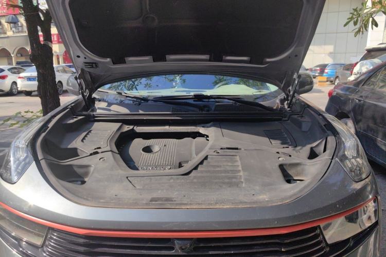 Used Lynk & Co 01 2019 2.0T Two-Wheel Drive Zhaopu Version China VI Standard Engine Bay