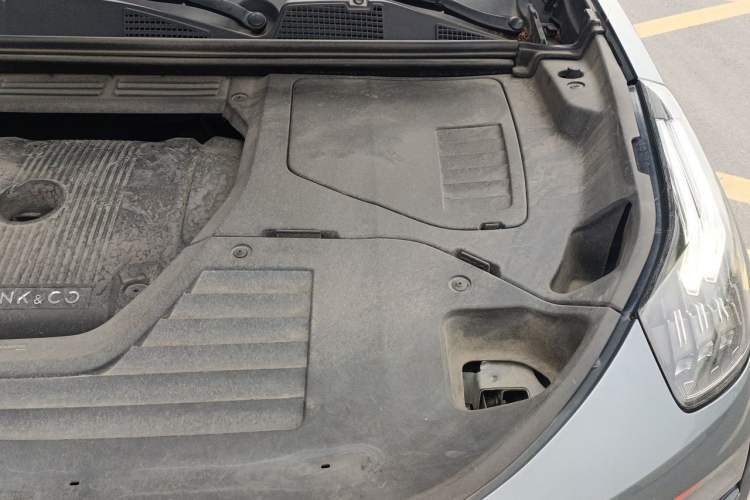 Used Lynk & Co 01 2019 2.0T Two-Wheel Drive Zhaopu Version China VI Standard Engine Bay Left