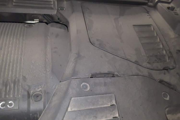 Used Lynk & Co 01 2019 2.0T Two-Wheel Drive Zhaopu Version China VI Standard Engine Bay Left