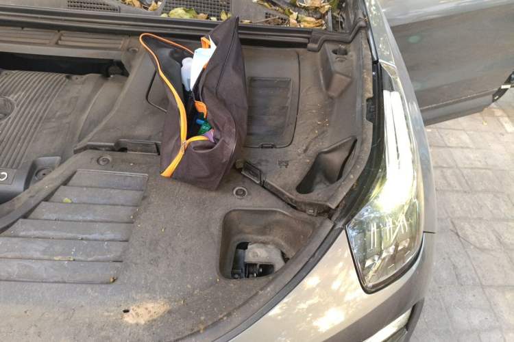 Used Lynk & Co 01 2019 2.0T Two-Wheel Drive Zhaopu Version China VI Standard Engine Bay Left