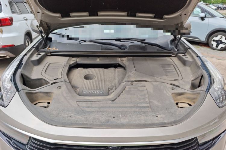 Used Lynk & Co 01 2019 2.0T Two-Wheel-Drive Pro Version China VI Standard Engine Bay