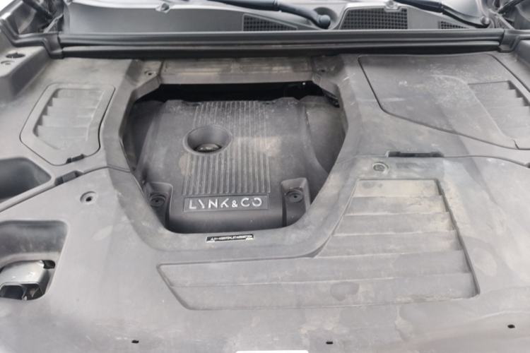 Used Lynk & Co 01 2019 2.0T Two-Wheel Drive Zhaopu Version China VI Standard Engine Bay