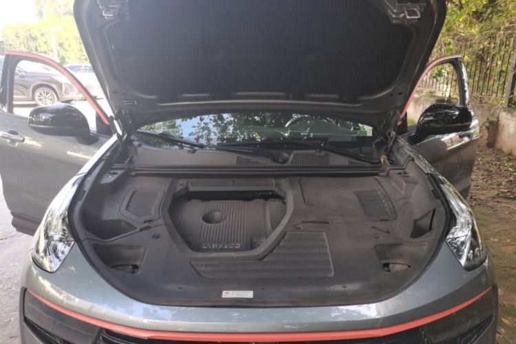 Used Lynk & Co 01 2019 2.0T Two-Wheel Drive Zhaopu Version China VI Standard Engine Bay