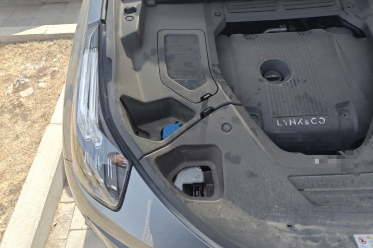 Used Lynk & Co 01 2019 2.0T Two-Wheel Drive Zhaopu Version China VI Standard Engine Bay Right