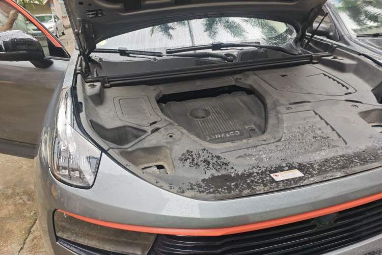 Used Lynk & Co 01 2019 2.0T Two-Wheel Drive Zhaopu Version China VI Standard Engine Bay Right