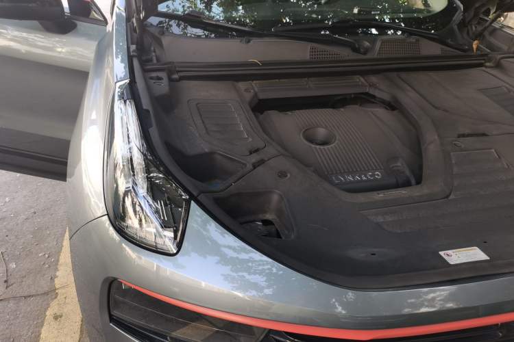Used Lynk & Co 01 2019 2.0T Two-Wheel Drive Zhaopu Version China VI Standard Engine Bay Right