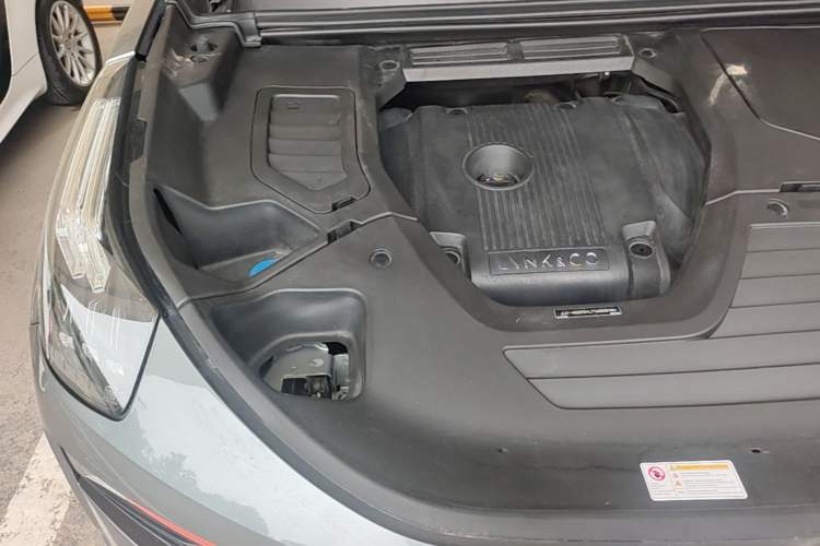 Used Lynk & Co 01 2019 2.0T Two-Wheel Drive Zhaopu Version China VI Standard Engine Bay Right