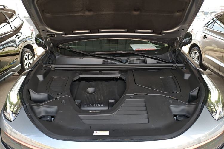 Used Lynk & Co 01 2019 2.0T Two-Wheel Drive Zhaopu Version China VI Standard Engine Bay