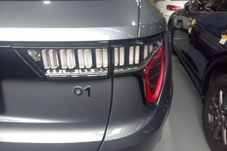 Used Lynk & Co 01 2019 2.0T Two-Wheel Drive Zhaopu Version China VI Standard Exterior 3