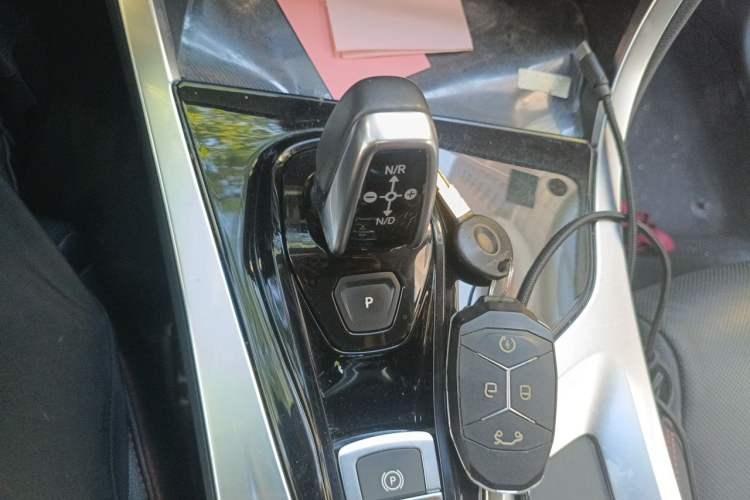 Used Lynk & Co 01 2019 2.0T Two-Wheel Drive Zhaopu Version China VI Standard Gear Lever