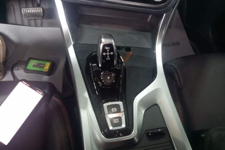 Used Lynk & Co 01 2019 2.0T Two-Wheel Drive Zhaopu Version China VI Standard Gear Lever