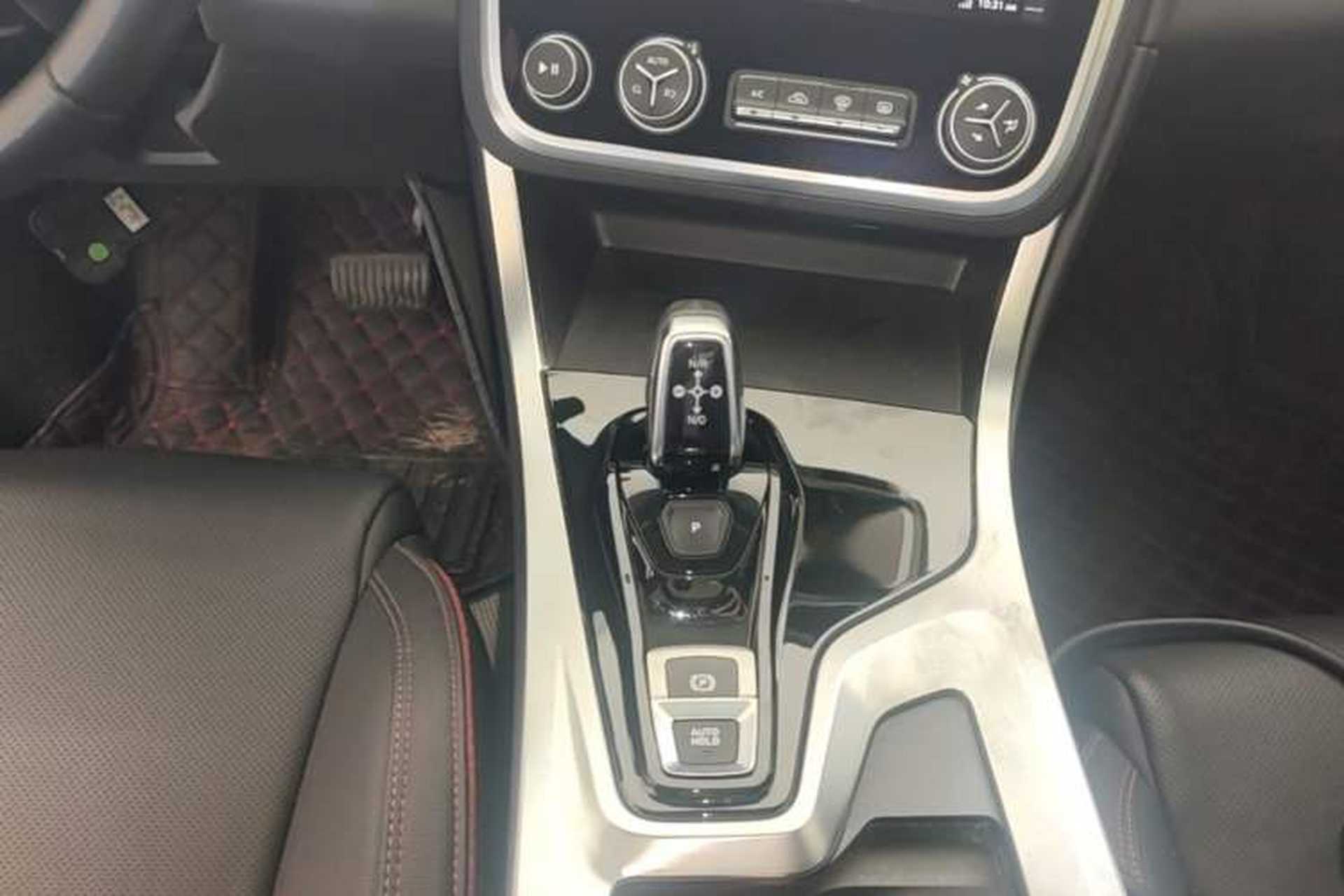 Used Lynk & Co 01 2019 2.0T Two-Wheel Drive Zhaopu Version China VI Standard Gear Lever