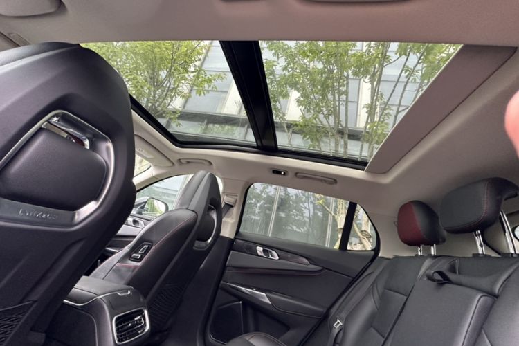 Used Lynk & Co 01 2019 2.0T Two-Wheel Drive Zhaopu Version China VI Standard Headliner