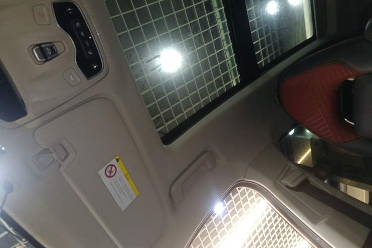 Used Lynk & Co 01 2019 2.0T Two-Wheel Drive Zhaopu Version China VI Standard Headliner