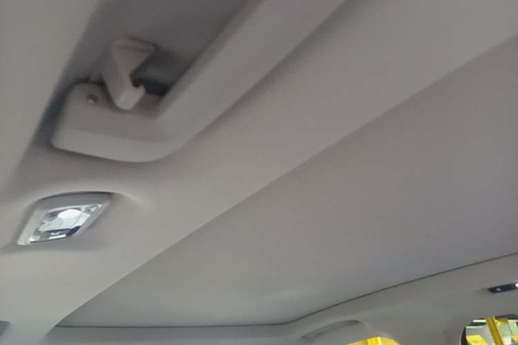 Used Lynk & Co 01 2019 2.0T Two-Wheel Drive Zhaopu Version China VI Standard Headliner
