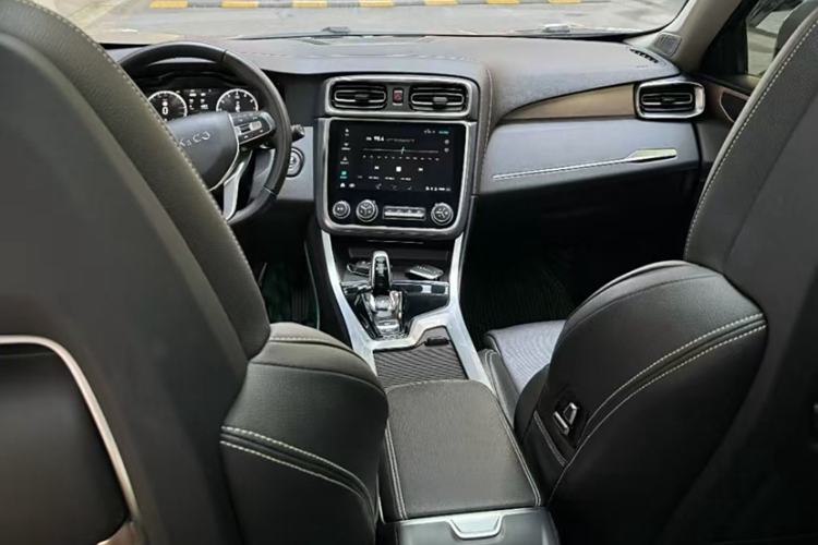 Used Lynk & Co 01 2019 2.0T Two-Wheel-Drive Pro Version China VI Standard Interior 1