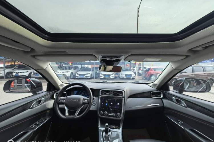 Used Lynk & Co 01 2019 2.0T Two-Wheel Drive Zhaopu Version China VI Standard Interior 3
