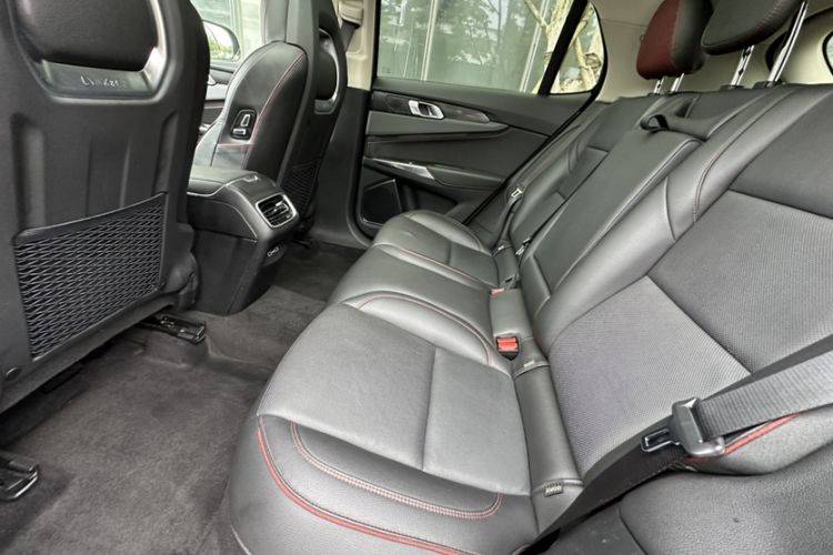Used Lynk & Co 01 2019 2.0T Two-Wheel Drive Zhaopu Version China VI Standard Interior 3