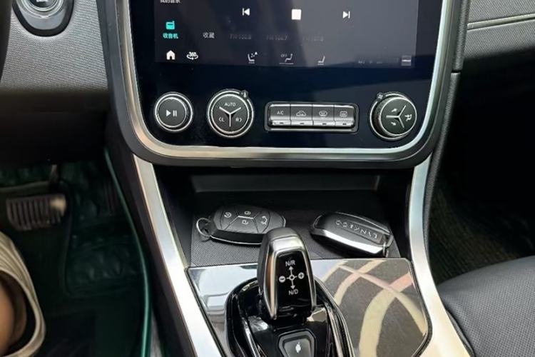 Used Lynk & Co 01 2019 2.0T Two-Wheel-Drive Pro Version China VI Standard Interior 3