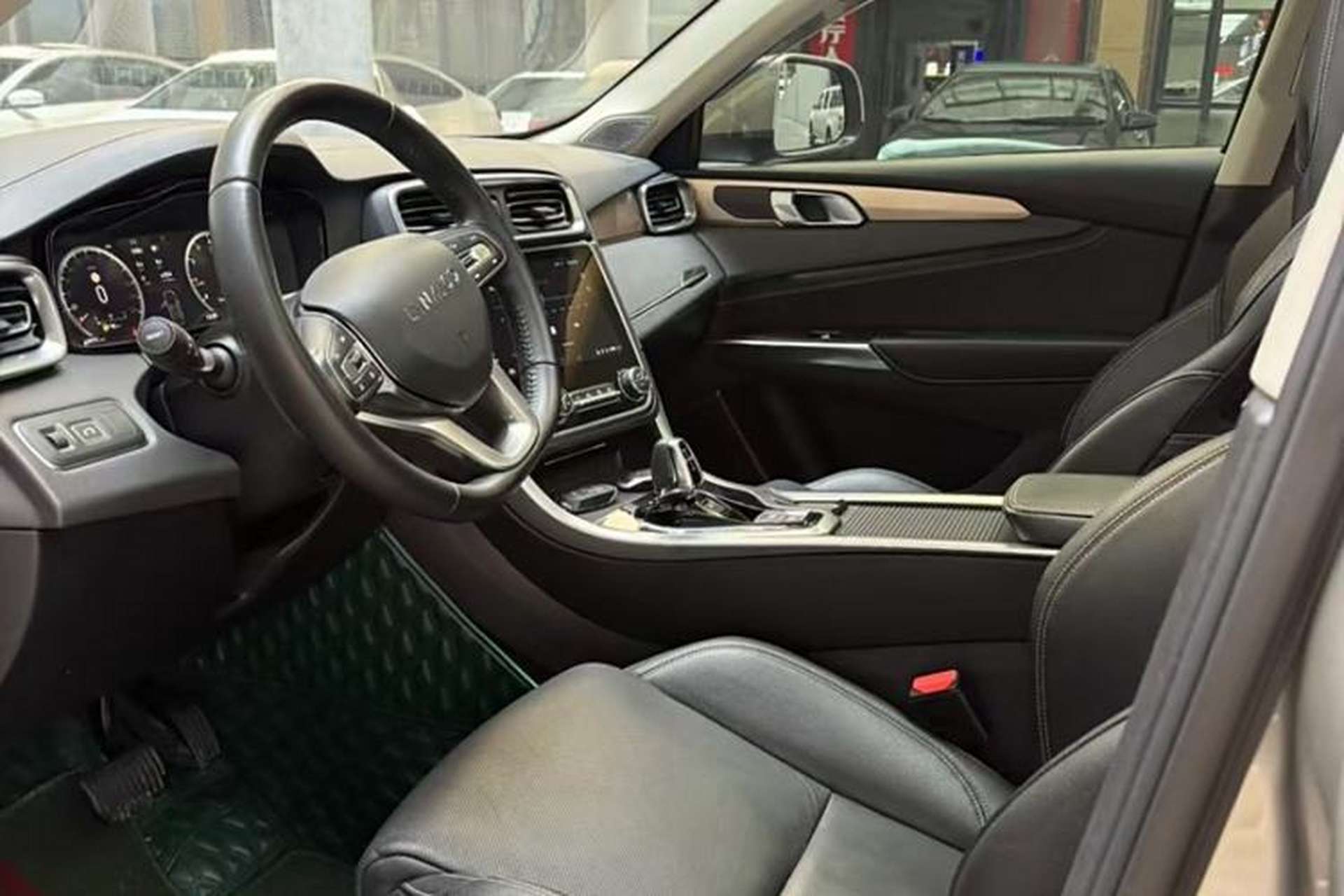 Used Lynk & Co 01 2019 2.0T Two-Wheel-Drive Pro Version China VI Standard Interior 4