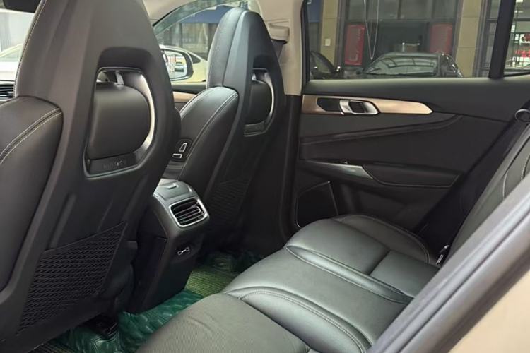 Used Lynk & Co 01 2019 2.0T Two-Wheel-Drive Pro Version China VI Standard Interior 5