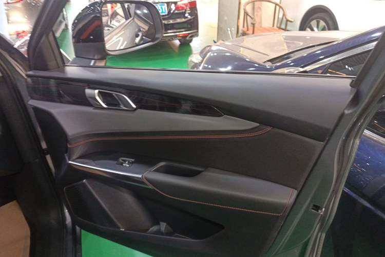 Used Lynk & Co 01 2019 2.0T Two-Wheel Drive Zhaopu Version China VI Standard Interior 5