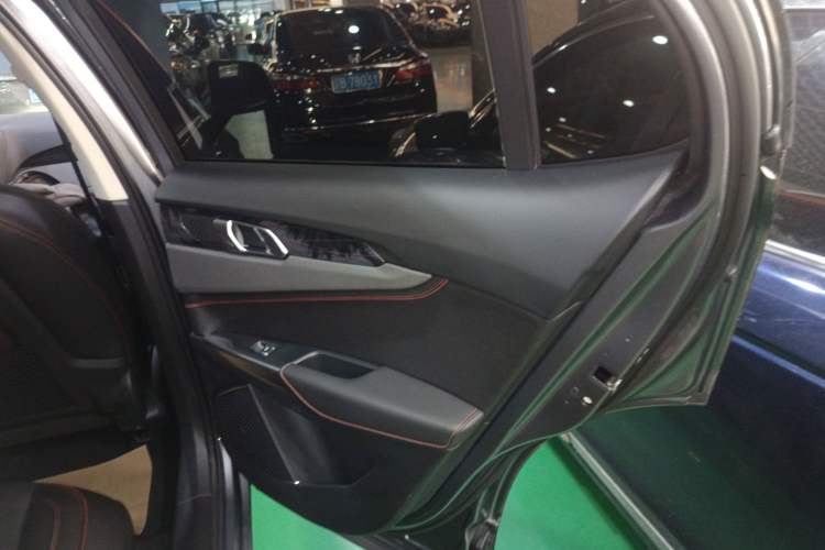 Used Lynk & Co 01 2019 2.0T Two-Wheel Drive Zhaopu Version China VI Standard Interior 6