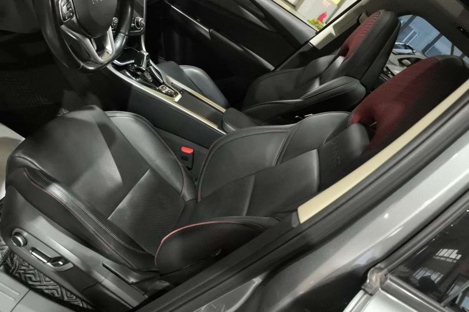 Used Lynk & Co 01 2019 2.0T Two-Wheel Drive Zhaopu Version China VI Standard Left Front Seat